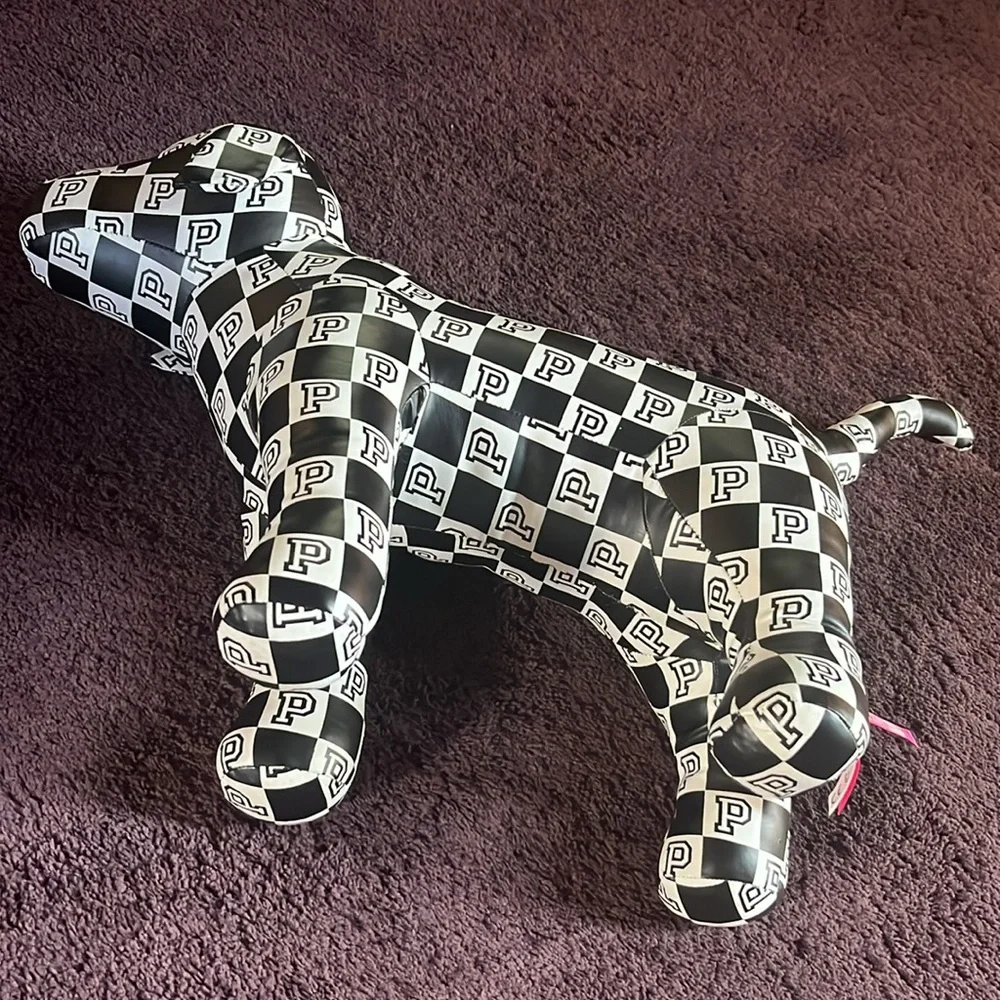 Victoria's 2018  Secret Pink Fashion Show Dog, checkered , "P" extra large - Picture 2 of 11